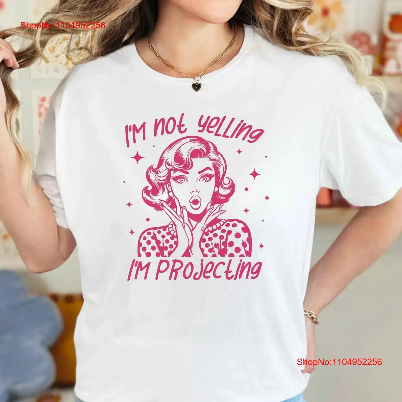 

Retro Housewife T Shirt Sarcastic I'm Not Yelling Projecting vintage Washed fashion Unisex homme Stylish graphic Comfortable
