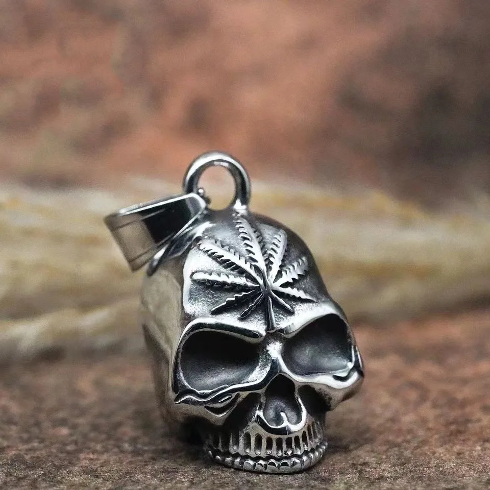 Maple Leaf Skeleton Bell Key Chain Men's Motorcycle Riding Lucky Accessories
