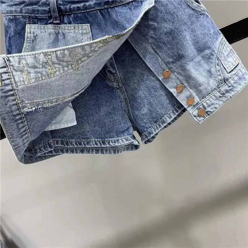 Nähte, kontrastierende Farben, A-Linie Jeans kurze Rockhose, neue Mode halben Rock Trend für Frauen im Sommer 2023