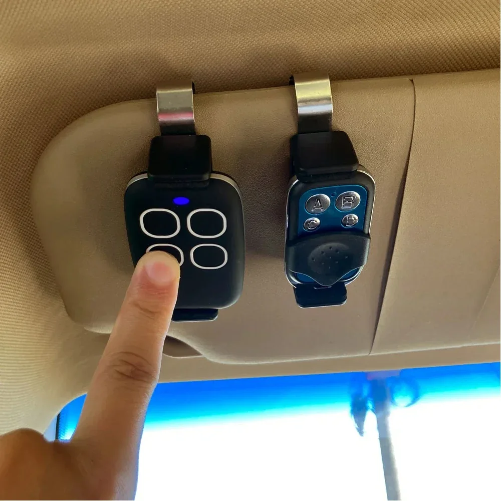 Universal Car Stands Remote Controller Holder Visor Clip Car Retainer Clips Key Chain Holder Remote Key Fob for Garage Remotes