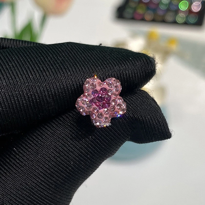 1 PCS New Fashion Four Leaf Clover Zircon Crystal Ear Bone Nail 316L Medical Titanium Steel Earrings for Women Y2K Cute Jewelry