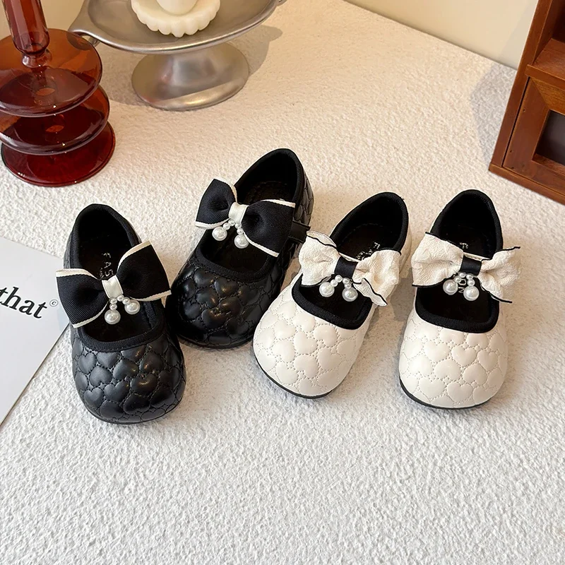 

Girls Mary Janes Round Toes Big Bows Kids Leather Shoes Non-slip Soft Sole 2025 New Girls Flat Shoes Ins Trendy Love Heart Sweet