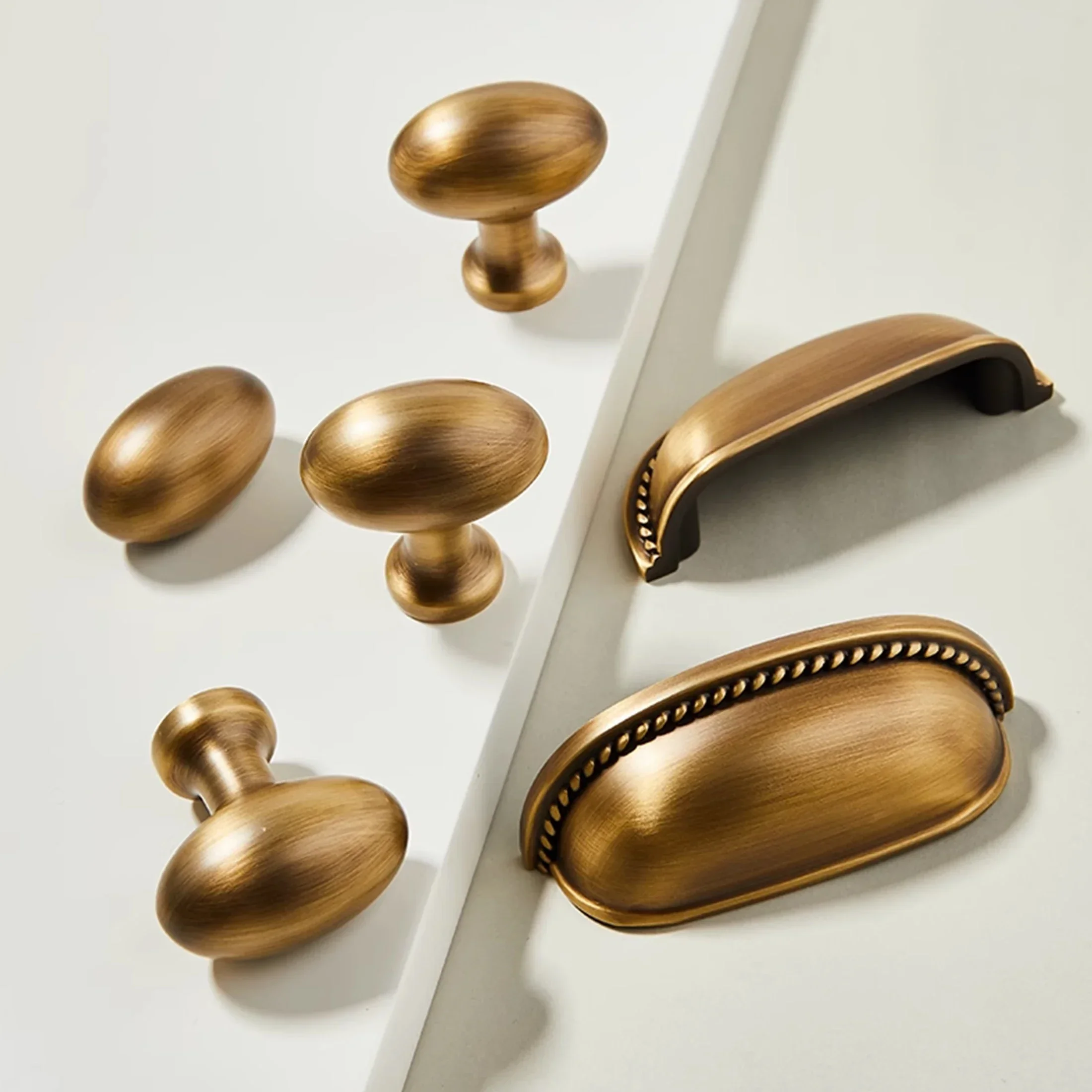yesRetro Furniture Handles and Knobs Solid Brass Bedroom Wardrobe Pulls Antique Bronze Kitchen Cabinets Handles Vintage Darwer K