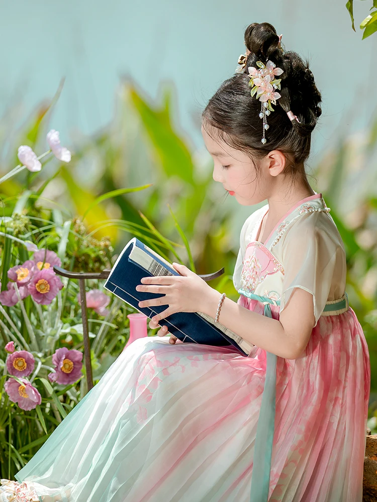 女性のための魅惑的なスーツ、小さな女の子の古代スタイルのドレス、胸のドレス、子供の中国スタイル、赤ちゃんのスーパーフェア、夏