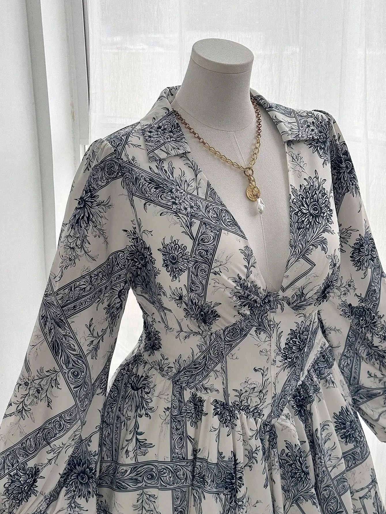 

Элегантное платье-рубашка с цветочным принтом и зауженной талией, с длинными рукавами, для женщин