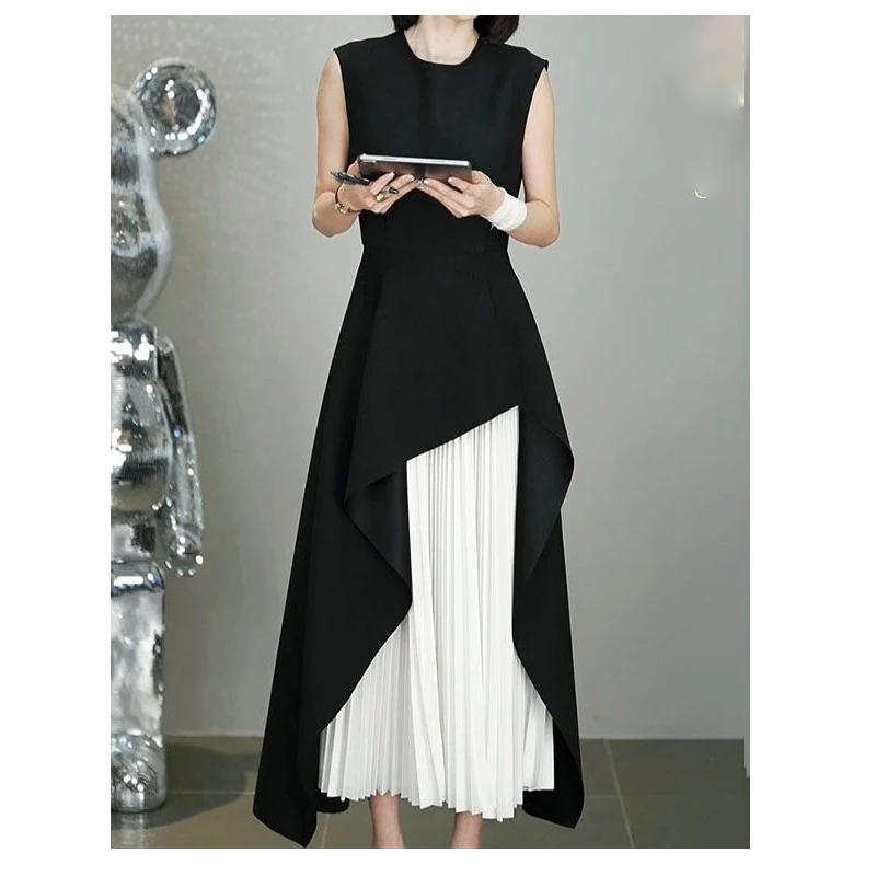 Fake two-piece stitching dress 2024 summer new luxury fashion black and white stitching pleated long A-line skirt