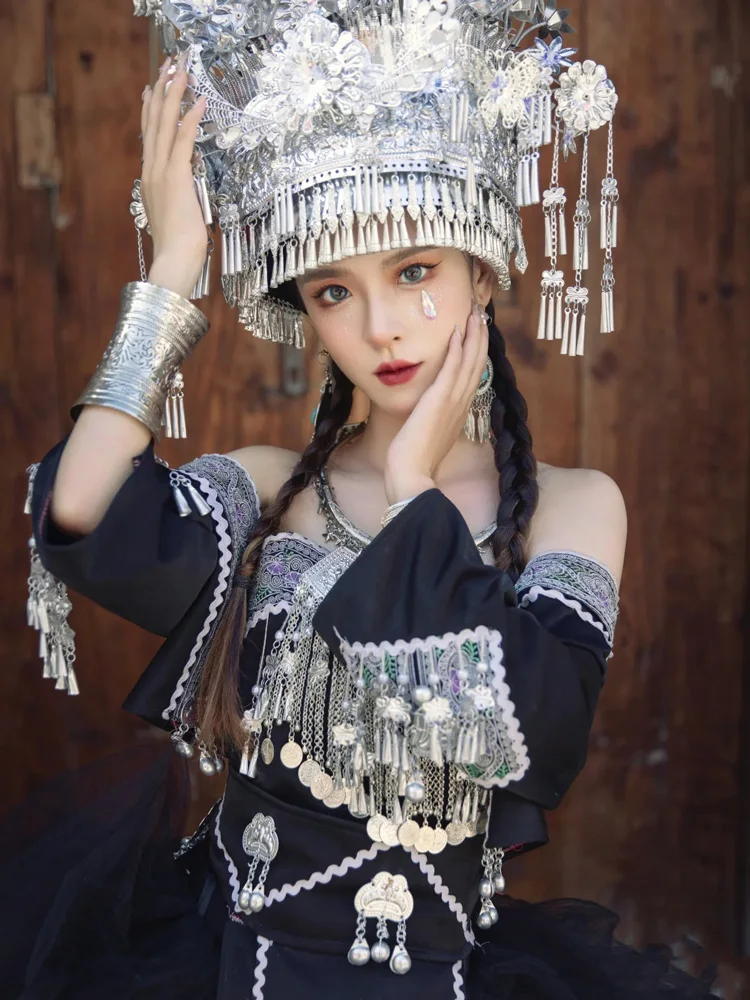 

Miao Clothing Women's Headdress Black and Red Wedding Dress Girlfriends Trip Shoot Photography Phoenix Yunnan Ethnic Clothes