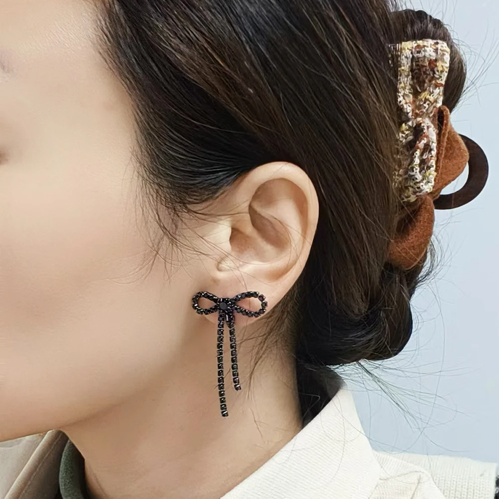 Classic Crystal Shiny Bow Knot Clip on Earrings Female Symmetrical Tassel Luxury Ear Clips Wedding Valentine's Day Jewelry Gift