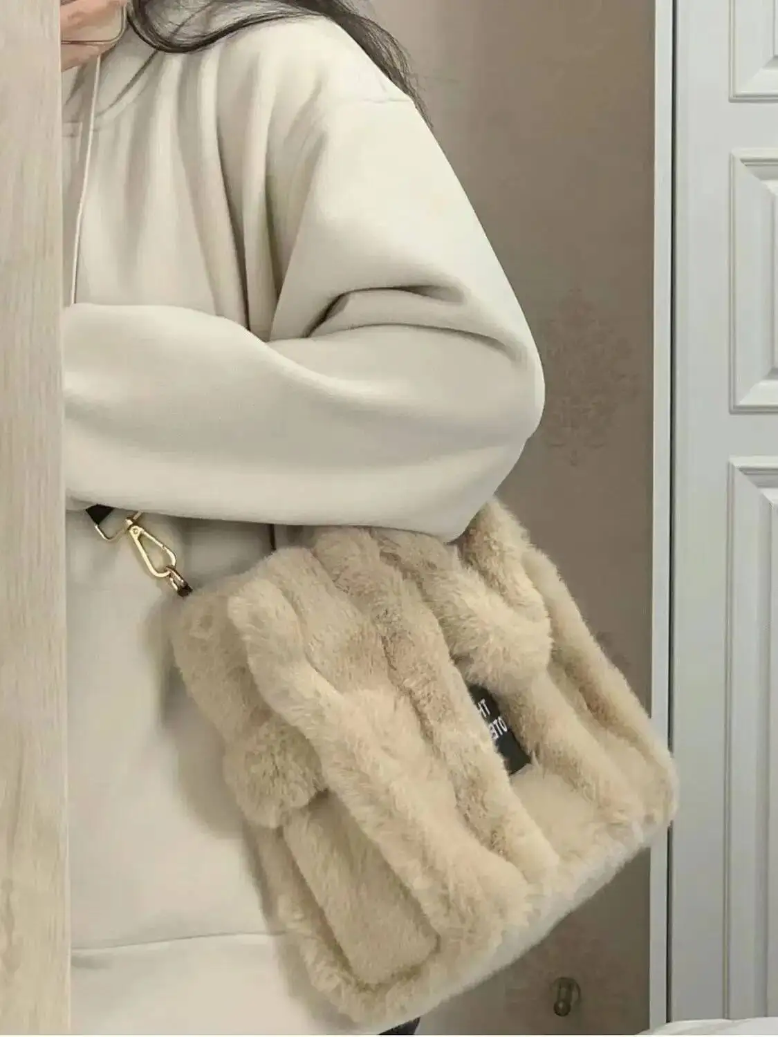 Bloom Casual Plush Tote Women Autumn Winter Fur Large Capacity Handbag Ladies Haruku Aesthetic Messenger Bag Handbags