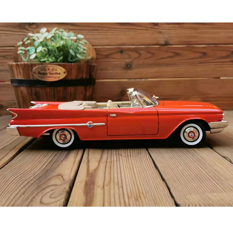 Diecast 1/18 for 1960 Chrysler 300F Classic Vintage Metal Alloy Replica Model Toys Car For Collections