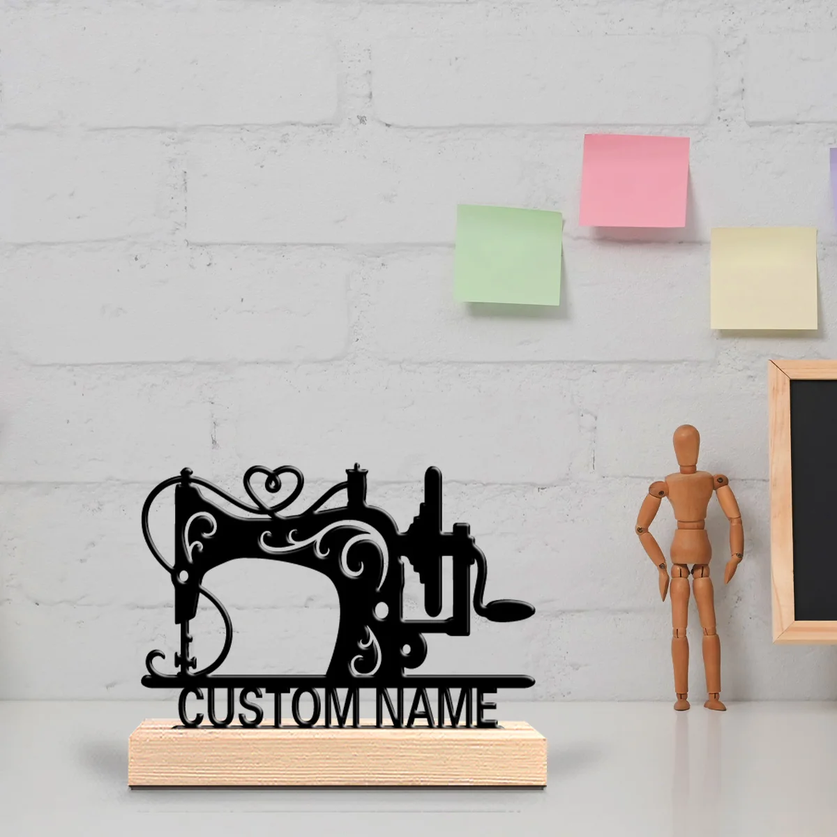 1 Stück Neues Design Personalisierte Nähmaschinen-Metallstatue, Geschenk für Musikliebhaber mit Holzsockel, perfekt für Sänger, Podcaster.
