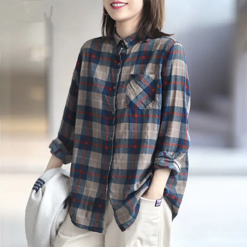 Stylish Lapel Button Spliced Pockets Lattice Shirt Women\'s Clothing 2022 Autumn New Loose Casual Tops All-match Commute Blouse