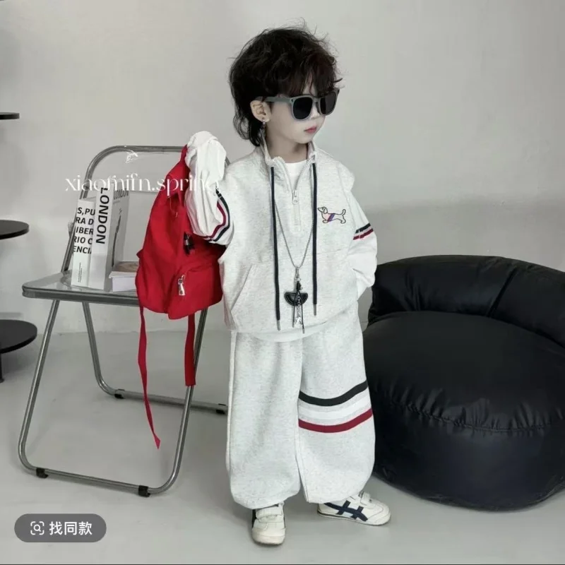 

2026 New Boys' Baby Spring Autumn Suit Children's Fashionable Clothes Vest Long Sleeved T-shirt Loose Wide Leg Pants 3 Piece Set