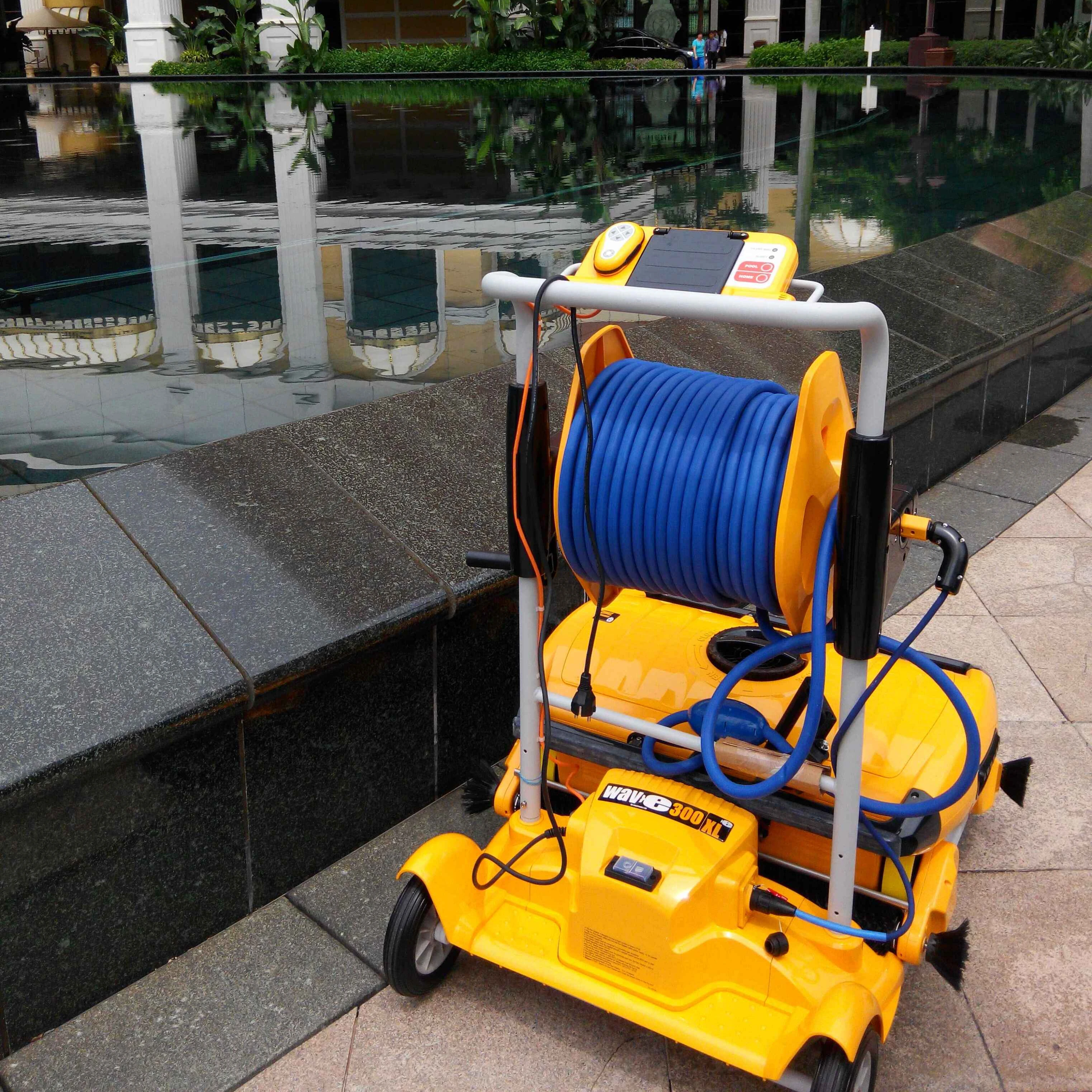 Dolphin Wave300 Automatic Pool Cleaning Robot High End Commercial Sewage Suction Machine for Swimming Pool