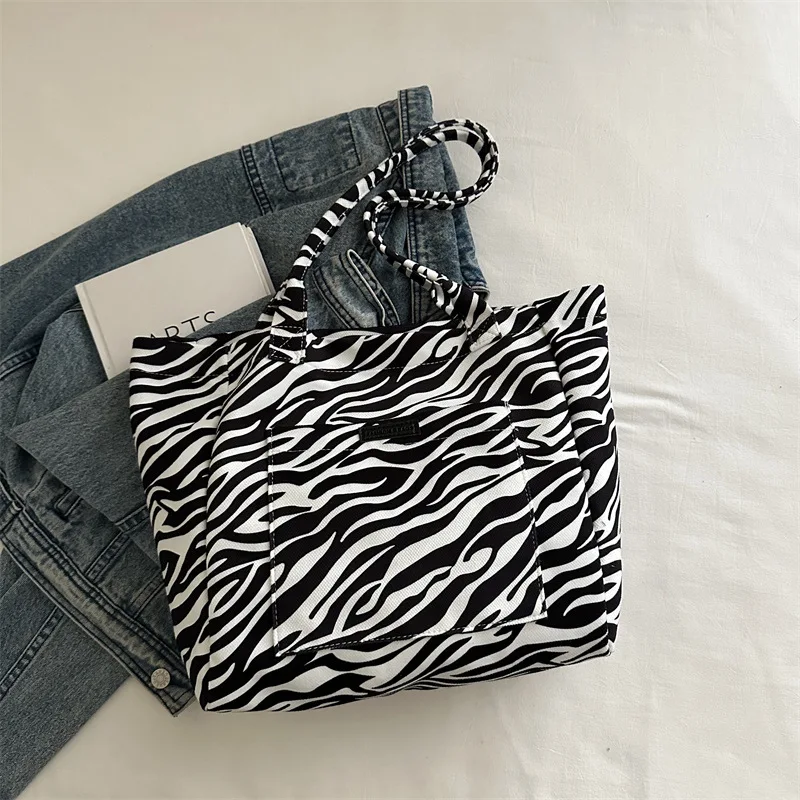 

Retro Leopard Print Bag for Women New Commuting Armpit Bag Fashionable and Simple One Shoulder Tote Bag