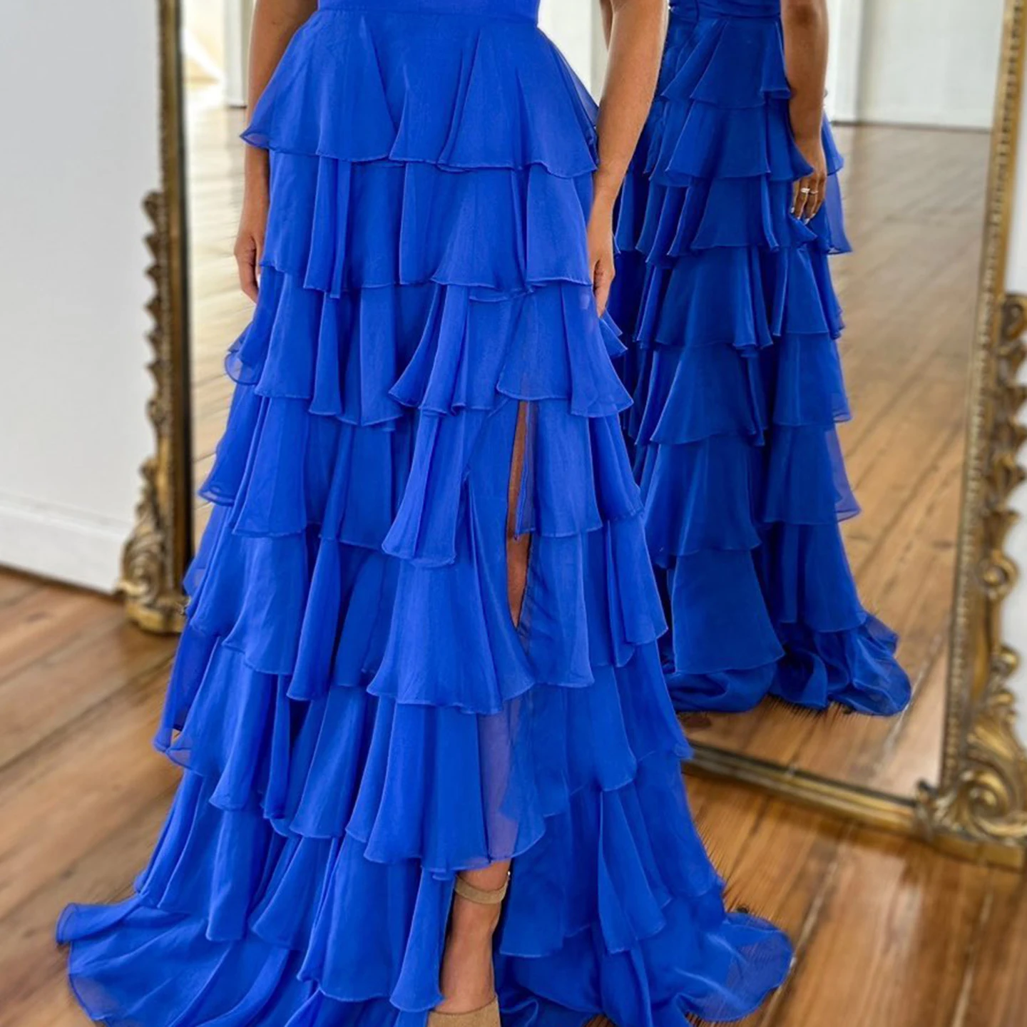 シャロンは言った-女性のためのスリット付きの段付きフリル、エレガントな青いシフォン、ストラップレスロングガウン、カスタマイズされた誕生日パーティー、sh367