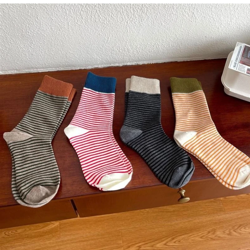5 أزواج من الجوارب المخططة المتناقضة للخريف والشتاء على طراز الغابة، جوارب كاجوال متوسطة الساق