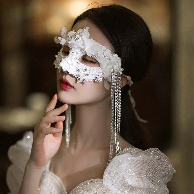 Elegant Tassel Chain Masquerade Ball Hard Eye Shield Women's Sexy Festival Party Mask Decorative Accessory Rhinestone Masks