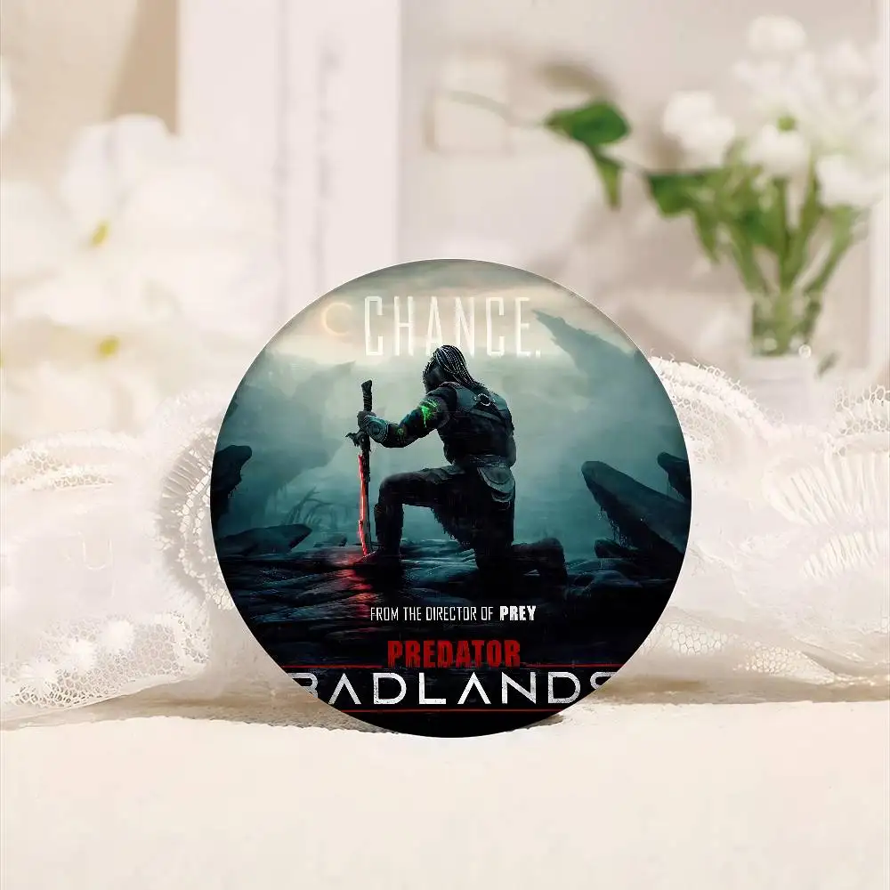 P-Predator Badlands لينة زر دبوس شارة معدنية مستديرة التلبيب دبوس أجزاء هدية أصدقاء طفل المجوهرات