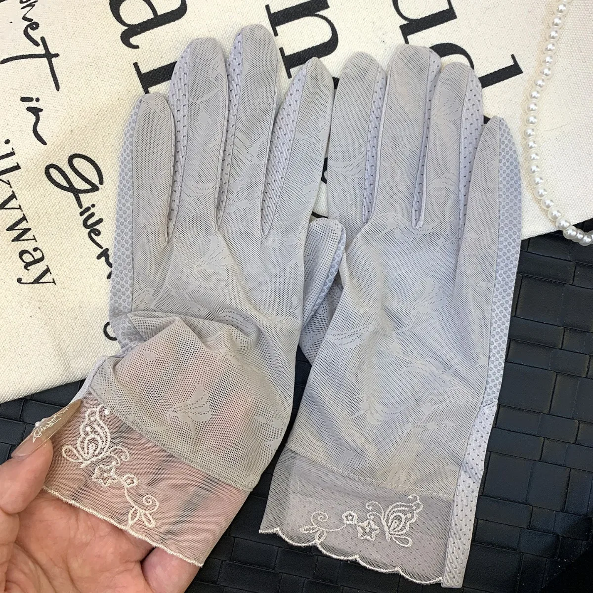 Lace Gloves for Women – Lightweight Summer Sun-Protective, Shade-Providing, Cooling Silk Outdoor Cycling and Driving Gloves