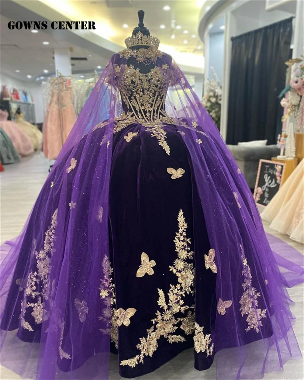 Vestido de quinceañera de terciopelo púrpura con hombros descubiertos, apliques de mariposa de lujo, vestido de baile con capa, 18 cumpleaños, Debut