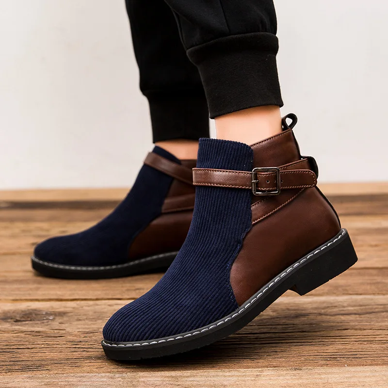 

Plus Size Chelsea Boots Men Two-Tone Leather Boots with Pointed Toe Stylish British-Inspired Men's Footwear Soft and Breathable