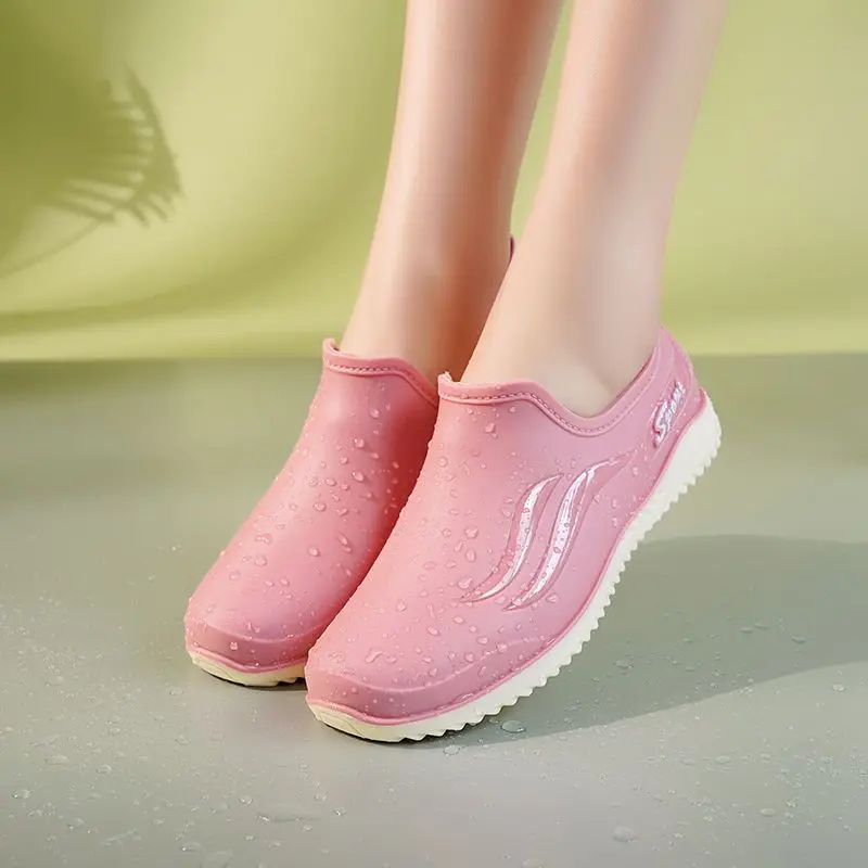 Stilvolle warme Damen-Regenschuhe mit Fell, wasserdichte Winterstiefel, Damen-Galoschen, modische Garten-Regenschuhe, Plüsch-Regenstiefel der Marke – Detail 29