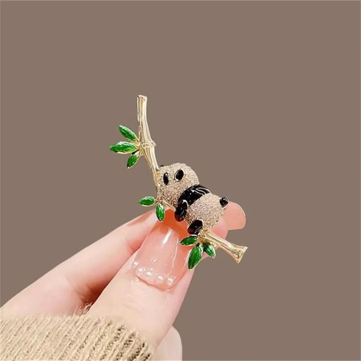 Rinhoo Exquisite Rhinestone Panda Lying Bamboo Brooch For Women Green Enamel Bamboo Leaf Lapel Pins Plant Badges Fashion Jewelry