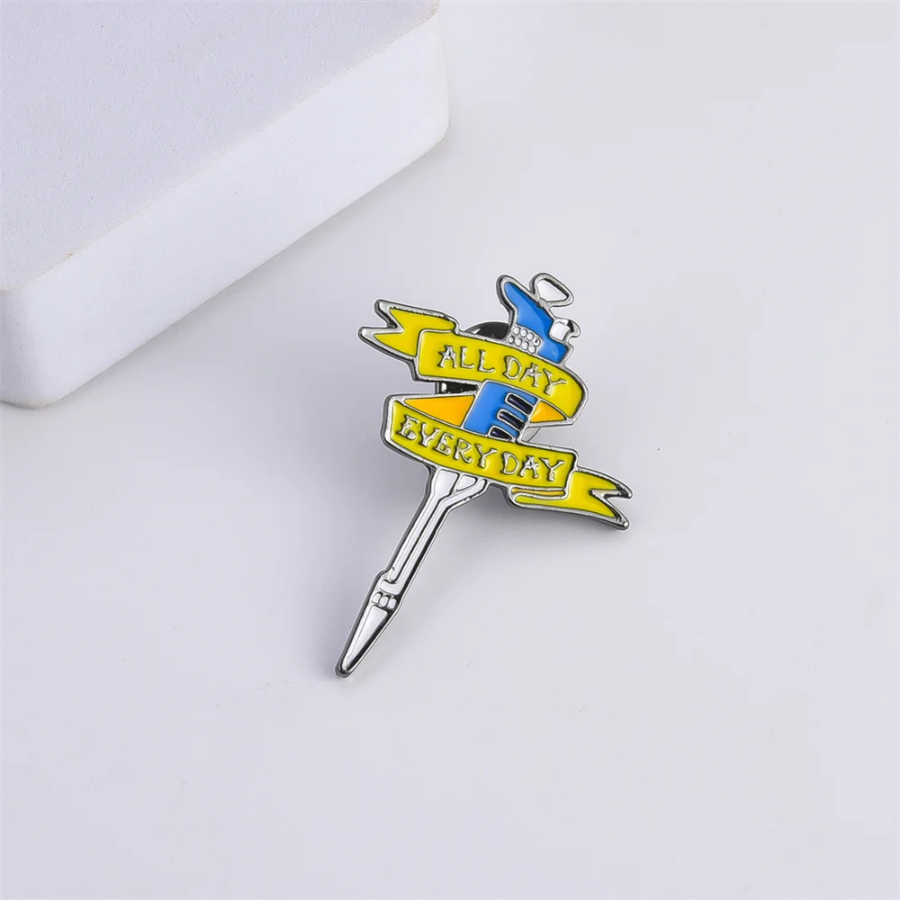 Funny Surgeon Scalpel Enamel Lapel Pins Brooch Medical Jewelry Coat Lanyard Bag Accessories for Trainee Nurses Doctors