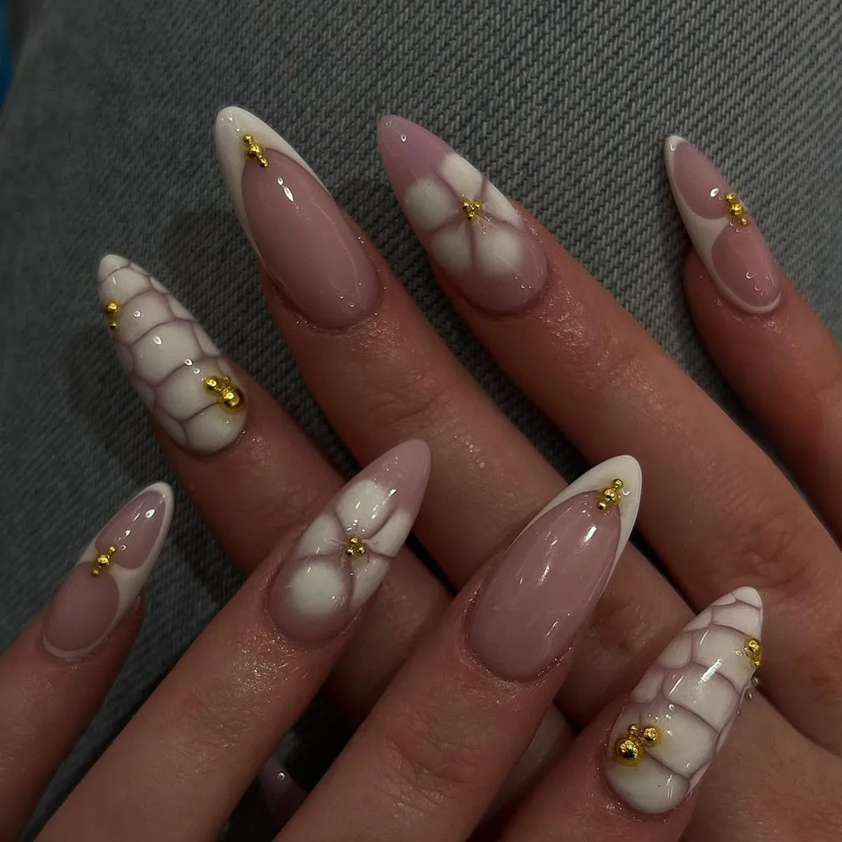 

24PCS Almond Long Nail Art Nail Plate Wearing Nail White French Press on Nails Flower Snake Pattern Fake Nails
