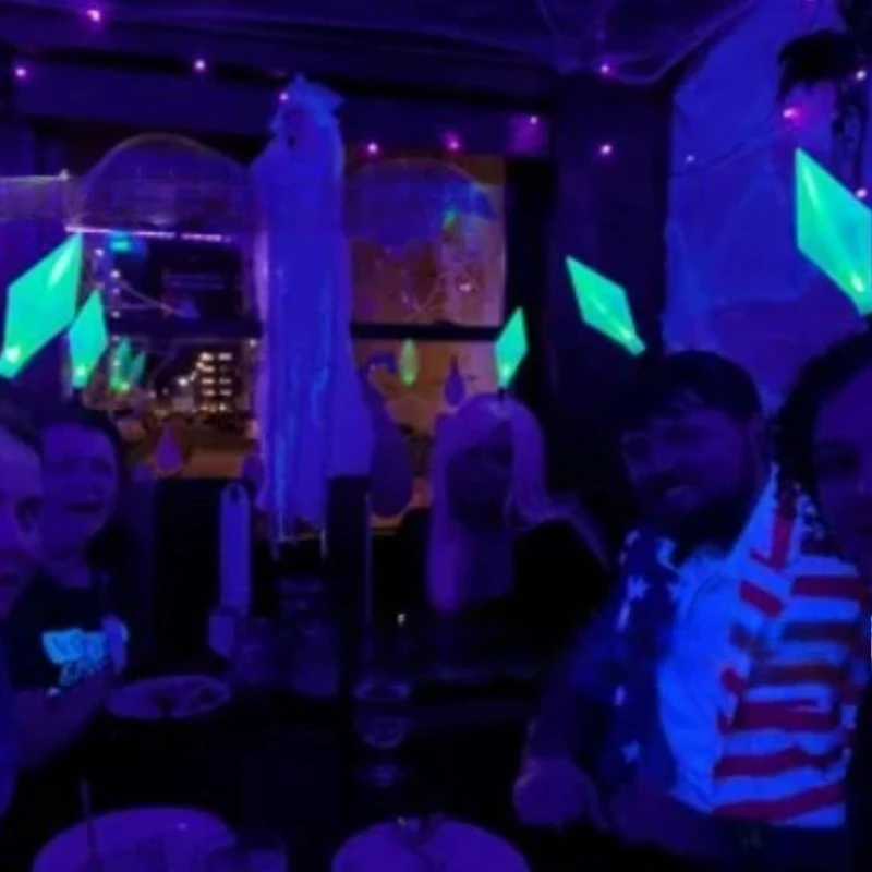 عصابة رأس لمبة مضيئة احتفالية - ربطة شعر متوهجة للعطلات لعيد الميلاد والكوسبلاي والمناسبات تحت عنوان.accesorios del cabello para niños