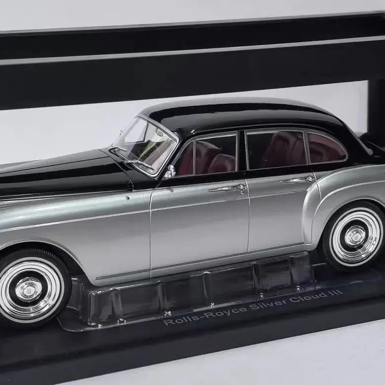 

MCG1/18 ROLLS ROYCE SILVER CLOUD III Rolls-Royce Car Model
