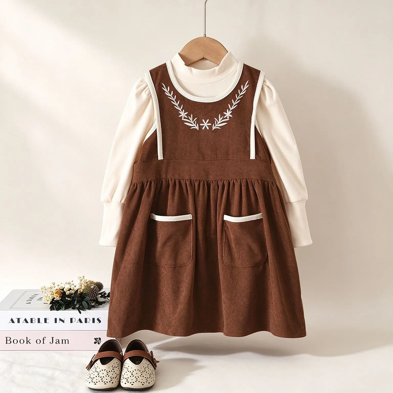Suit Girls Retro Corduroy Strap Skirt Two Piece Set Autumn Embroidered Flower Half High Collar Bottom Treasure Skirt Set