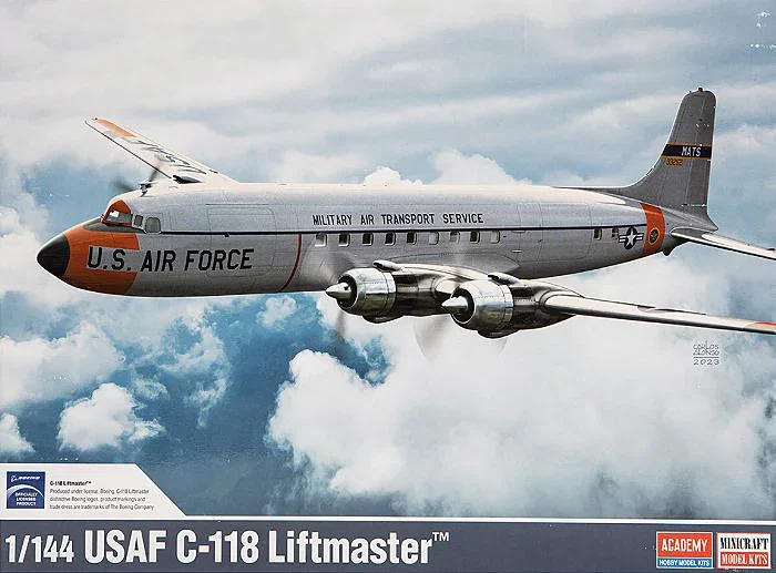 

1/144 модель Академии 12634 Douglas DC-6/C-118 транспортный самолет в сборе, весы, игрушки «сделай сам», комплект модели