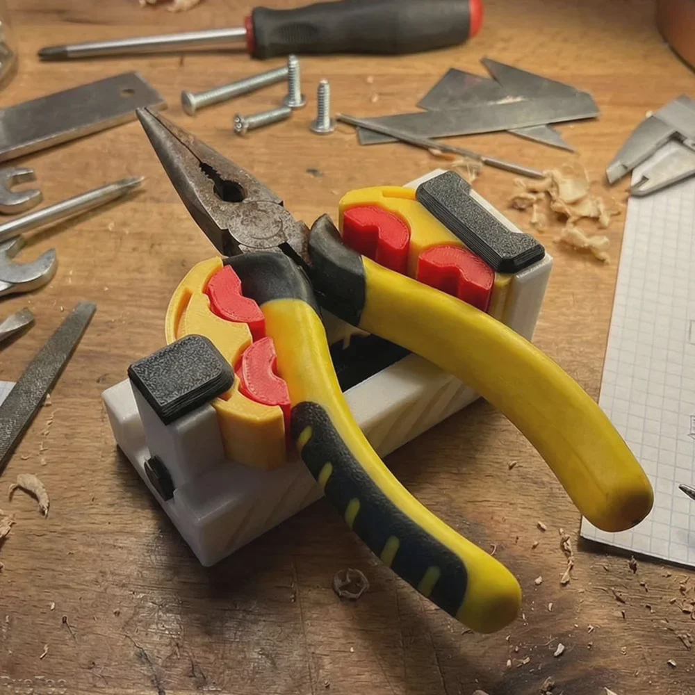 Mini Fractal Vise 3D Printed for Gundam Handmade Assembly Polishing Special-shaped Wood Part Not Suitable Metal