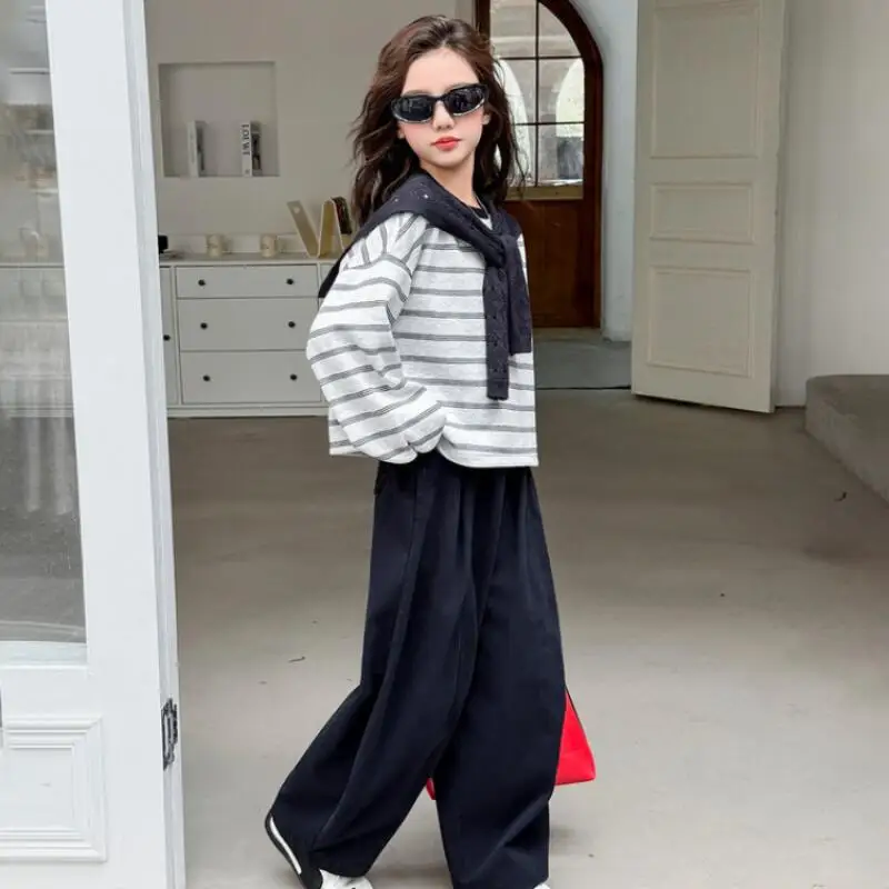 

Костюм для девочек, кавайные аниме, полосатые топы с героями мультфильмов, широкие брюки, модная мягкая повседневная свободная одежда для девочек, детская мода, уютный наряд