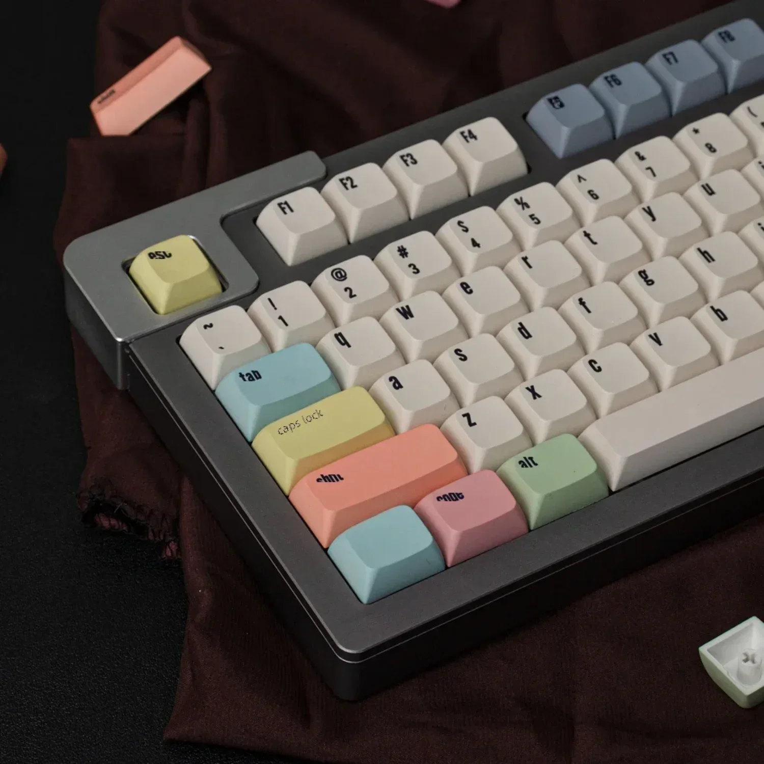 

Canvas XDA PBT Keycaps, 134 Keys, Heat-sublimation, Connected to 61, 78, 87, 98, 104, 108, Mechanical Keyboards