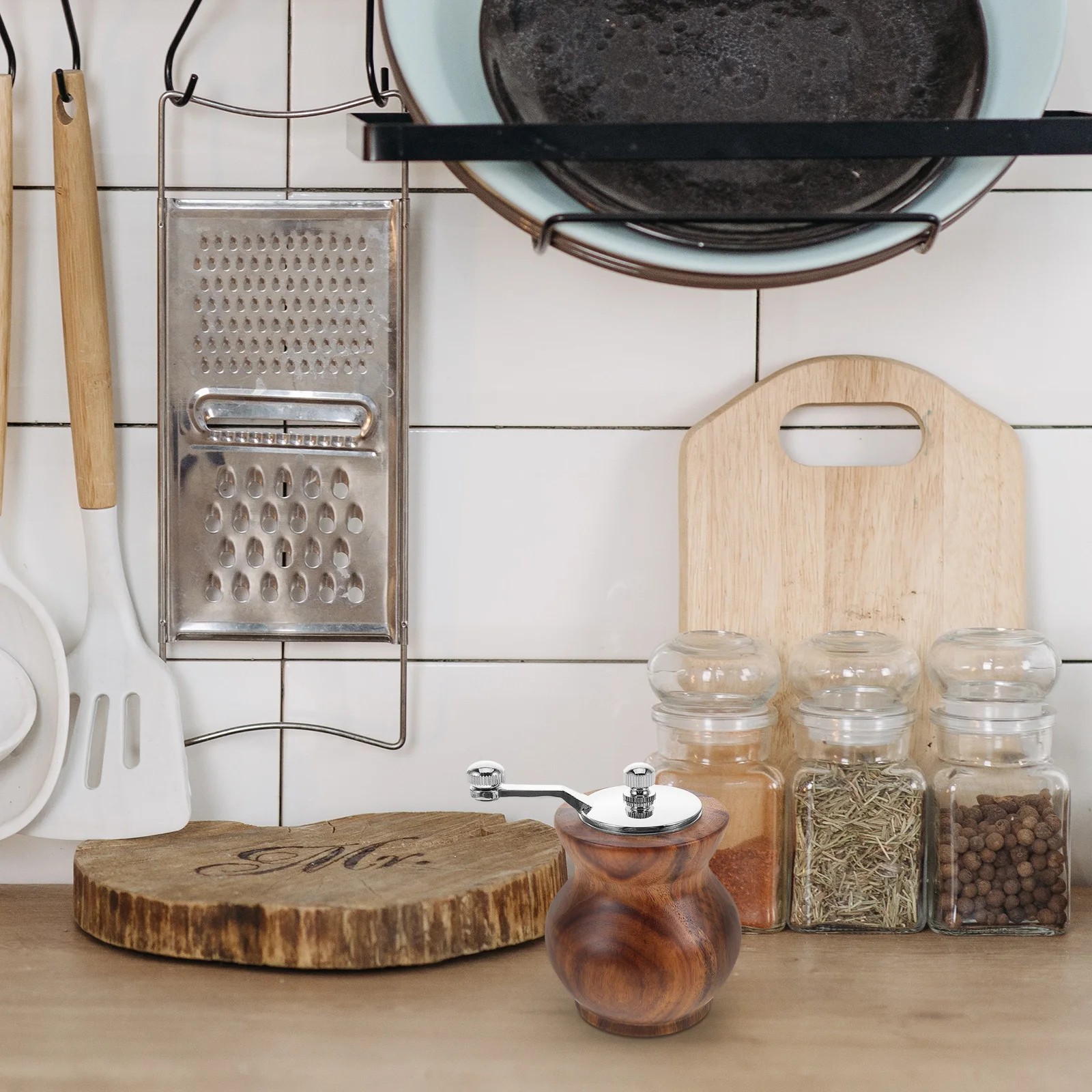 

Hand Crank Pepper Salt Grinder Adjustable Manual Coffee Bean Grinding Tool Portable Spice Shaker Grinders Wooden Mini