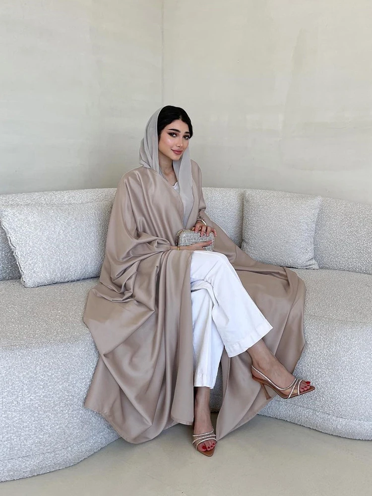 Middle Eastern Muslim Robe Fashion Soft Light Satin Bat Sleeves Long sleeved Coat Women\'s Arabic Robe