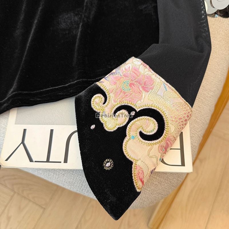 قميص بدلة تانغ ذو ياقة مستديرة مطرز على الطراز الوطني الصيني الجديد لعام 2025 بأكمام طويلة للنساء بطبقة قاعدة كلاسيكية t01