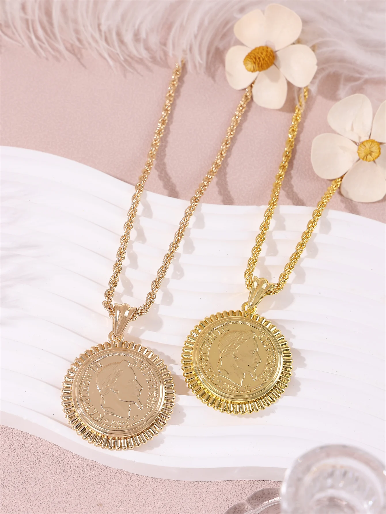 Vintage Napoleon Coin Pendant Necklace Twisted Rope Chain Retro Portrait Medallion Neck Jewelry for Daily Party