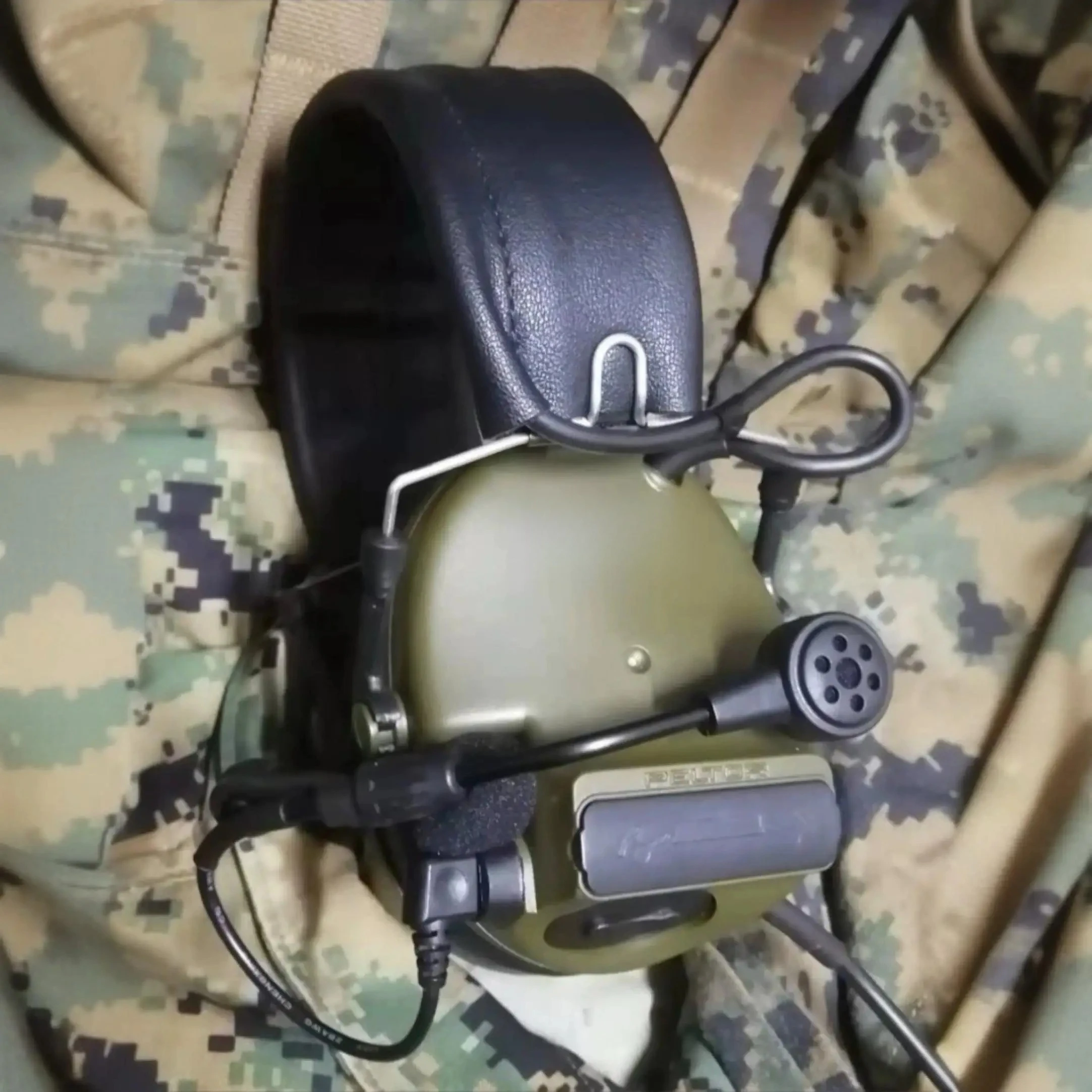 XPI VI PELTOR C6 C5 Lärmschutzkopfhörer (mit 3M-Seitenetikett) sind auf Lager.