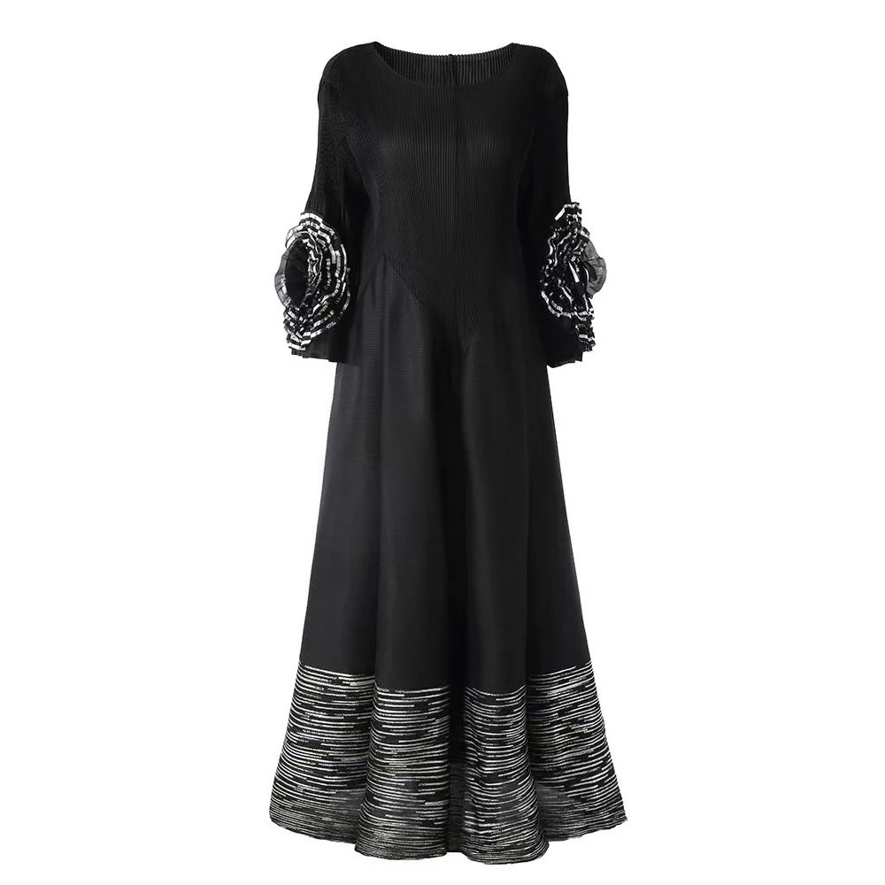 Miyake Women's Versatile Hot Pot Gold Plated Flower Embroidered Round Neck Loose Elastic Shake Wrinkle Horn Sleeve Long Dress