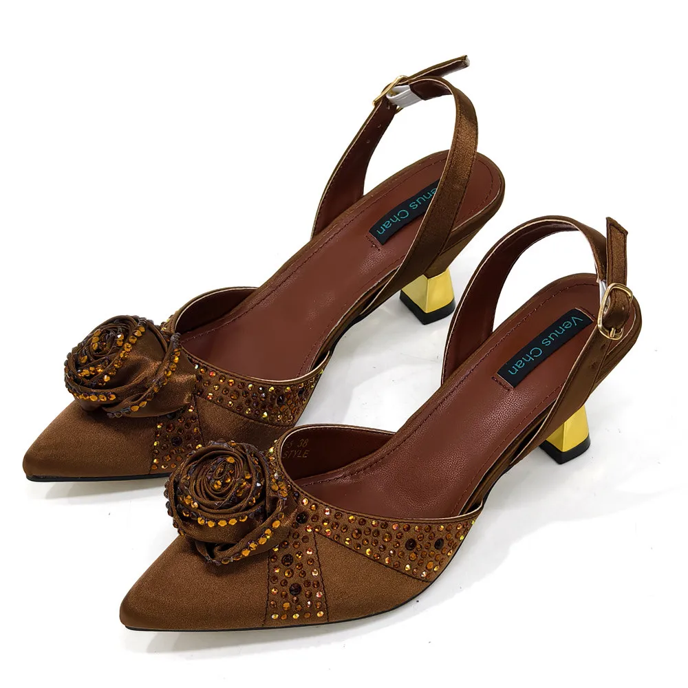 ترتر ممتاز أحدث طراز INS لون بني أنيق بكعب عالٍ نيجيريا تصميم شعبي مجموعة أحذية وحقائب للسيدات الأفريقيات