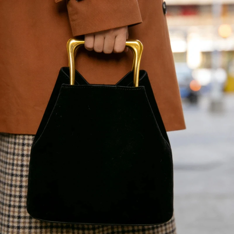 

Stylish Bucket Bag Metal Handle Handbag Casual Simple Crossbody Bag With Small Wallet Retro Frosted Shoulder Bag Bolsos De Mujer