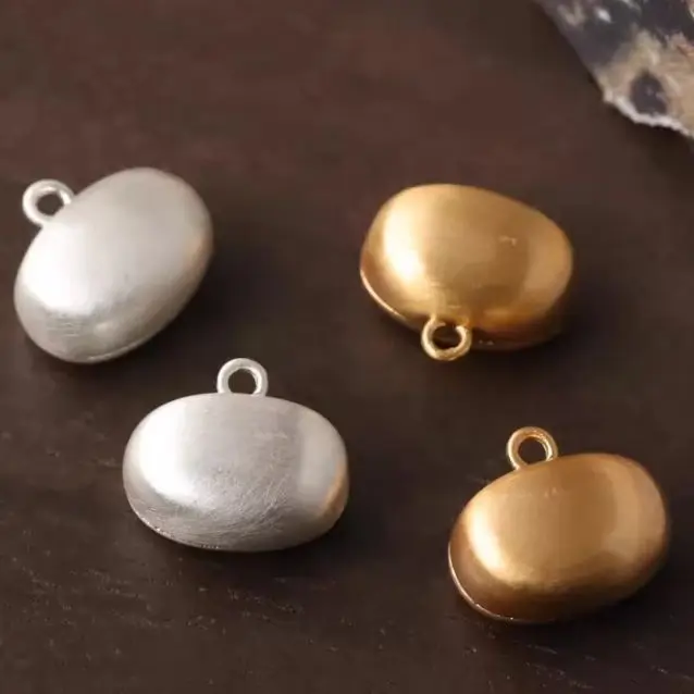 

2PCS 13.3x15.3mm Copper-plated Real Gold InS-style Hollowed-out Brushed Texture Oval Bean Pendant DIY Handmade Accessory