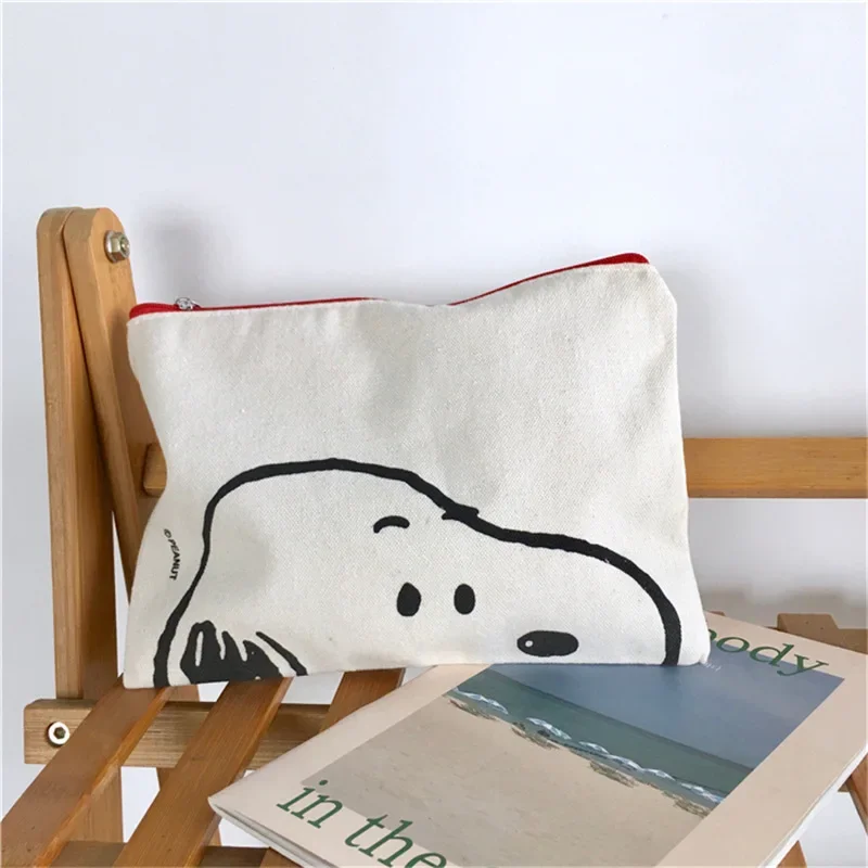 Snoopy Women cartoon Cosmetic Bag canvas Makeup Pouch Hand Travel Bag Lipstick Organizer Cases Fashion Zipper Clutch Phone Purse