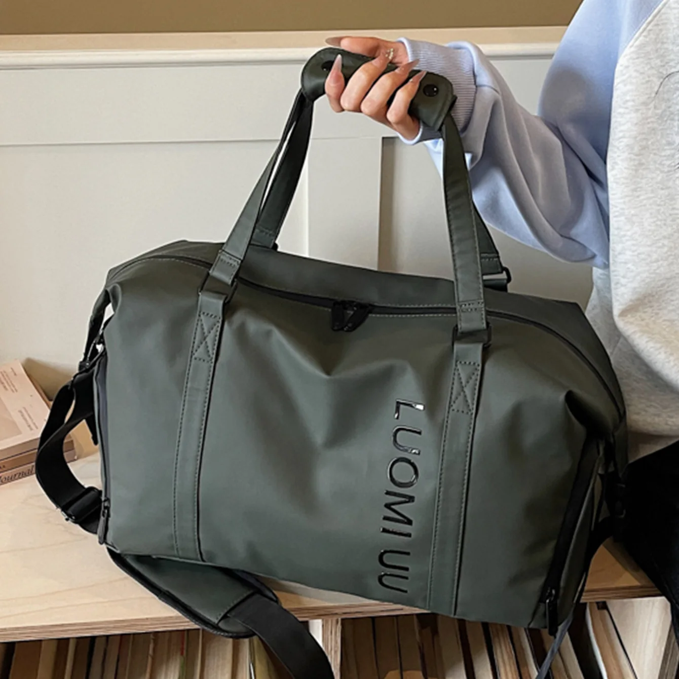 large-capacity-portable-men's-luggage-bag-additional-pack-for-short-trip-outdoors-handheld-travel-fitness-wet-and-dry-separat
