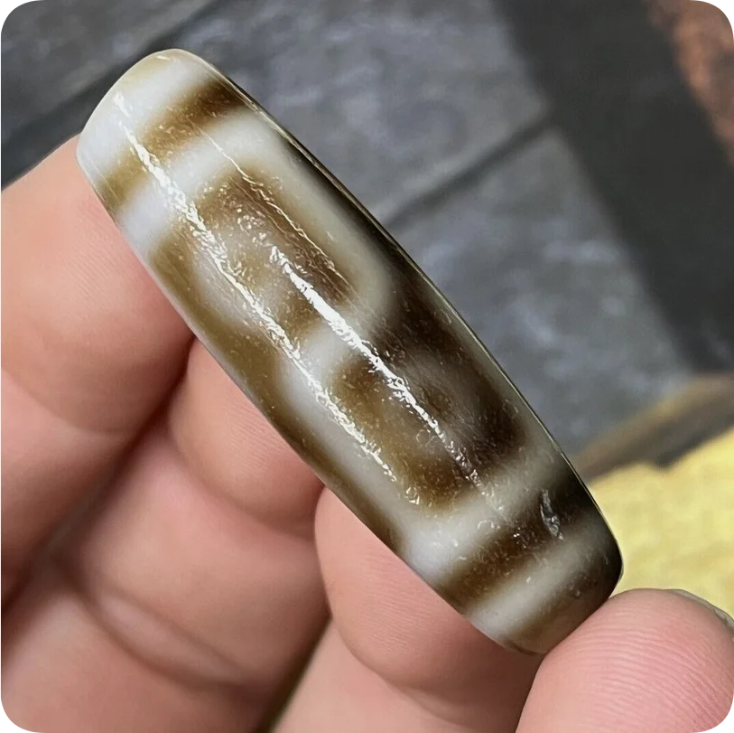 Tibetan Tooth Yellow Fold Line Six Eye dzi Agate Necklace Pendant 11 * 37mm