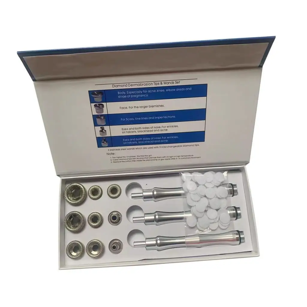 

Набор для домашнего ухода за кожей: аппарат для микродермабразии с алмазной насадкой и инструмент для удаления загрязнений